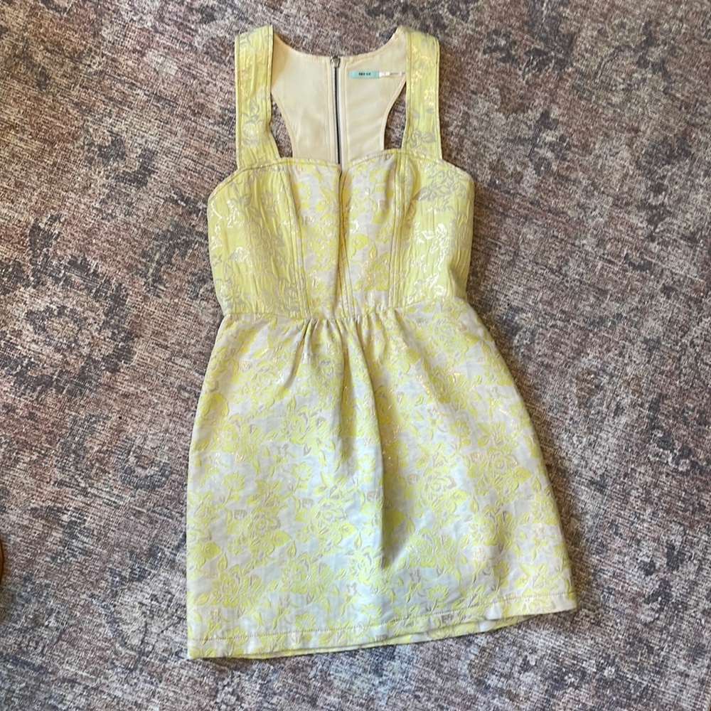 Kimchi Blue size 6 dress